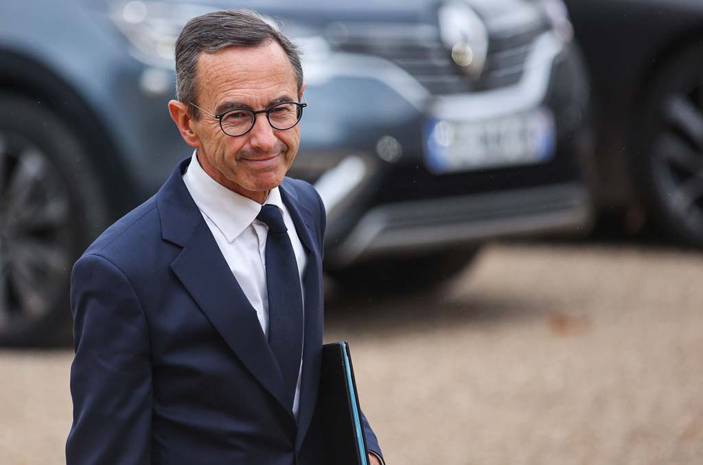 Bruno Retailleau, un jeune jockey sur un vieux cheval mort