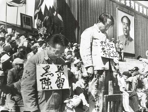 La France : encore une démocratie ou en voie avancée de dictature ?