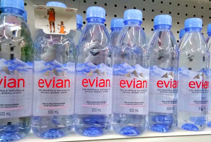 La société du scandale permanent : le cas de l’eau d’Évian