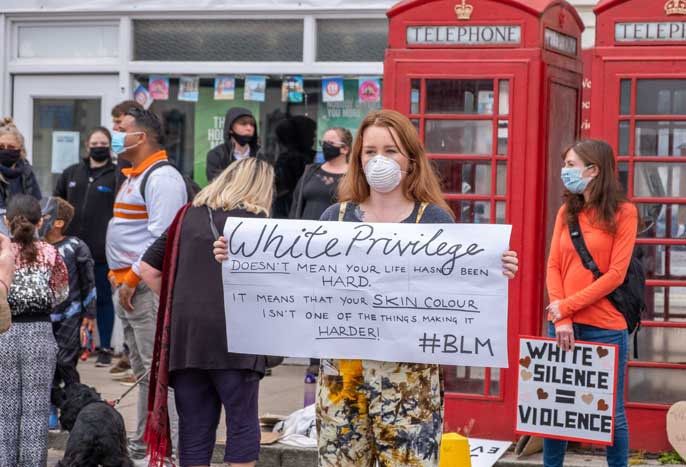 Le privilège blanc, un entretien avec Georges Guiscard