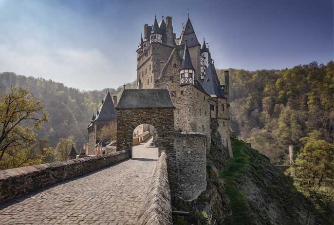 Les châteaux du Moyen Âge