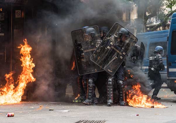 "Les garde-fous qui contenaient autrefois la violence sociale ont sauté les uns après les autres!"