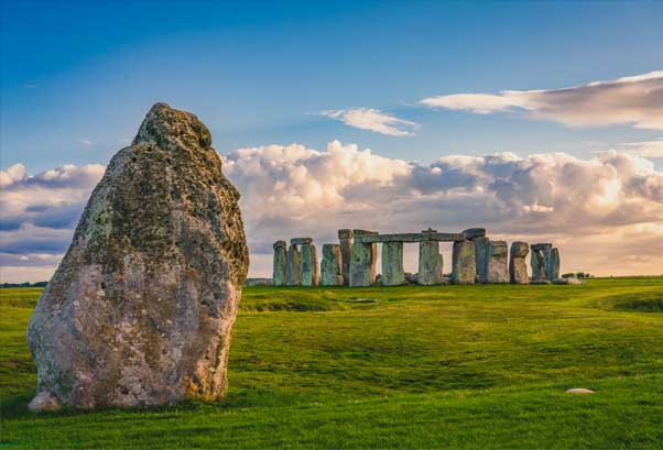 Plus grande, plus ancienne, une gigantesque structure circulaire découverte près de Stonehenge