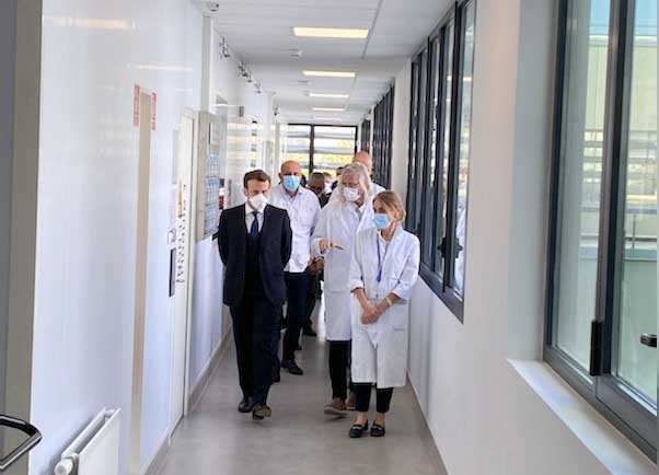 Rencontre Macron-Raoult : science abstraite ou soin concret ?