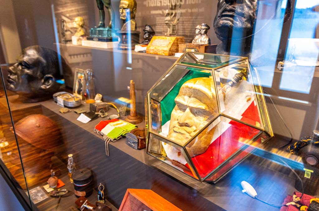 Tout le monde il est méchant, tout le monde il est fasciste !